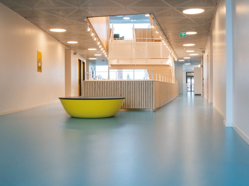 Rubber floor coverings in the Swedish university