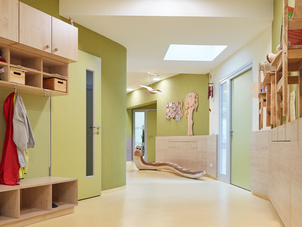 In the Apfelbäumchen nursery, rubber floor coverings help to create a positive atmosphere