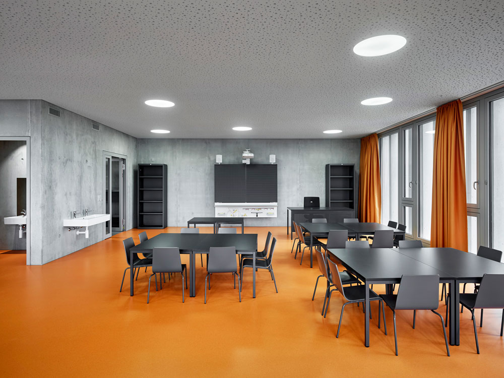 Individual floor colours in the classrooms 