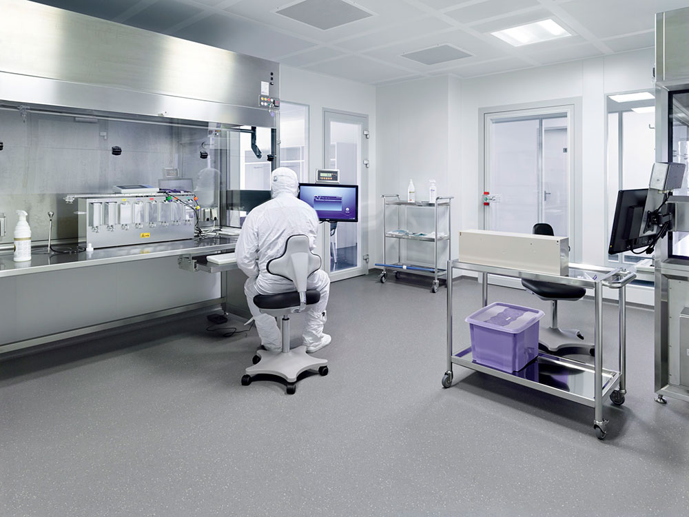 Rubber flooring systems meet the highest standards in the chemist's cleanrooms