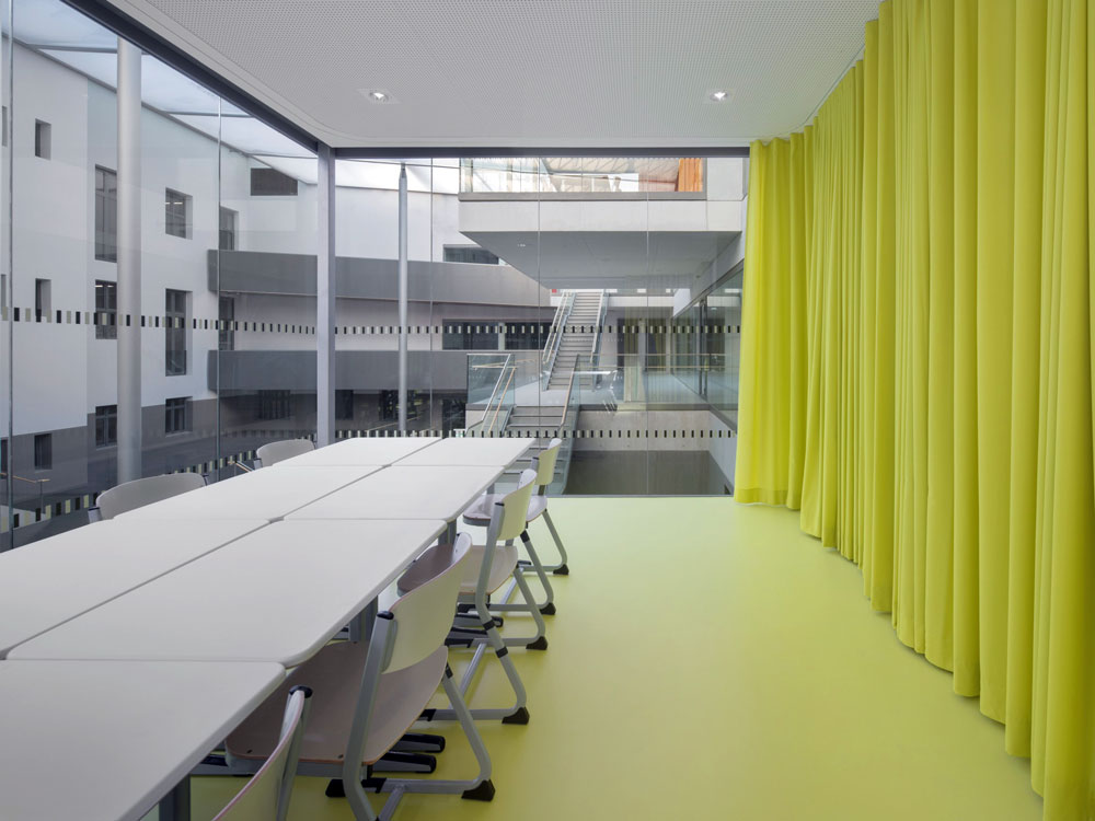 noraplan uni adds a touch of colour to the classrooms of the grammar school