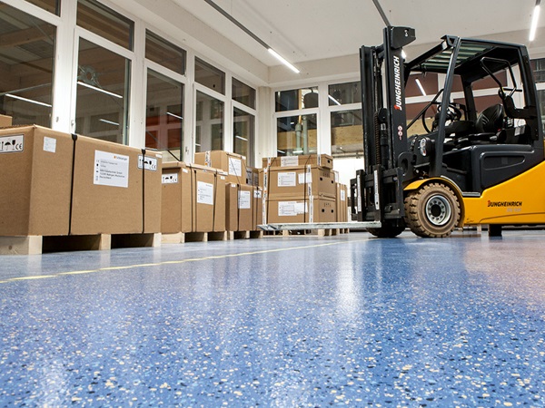 norament Industrieböden können mit Gabelstaplern befahren werden