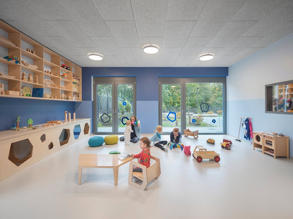 Nursery: the environment as the third teacher, flooring concept with rubber floor-coverings