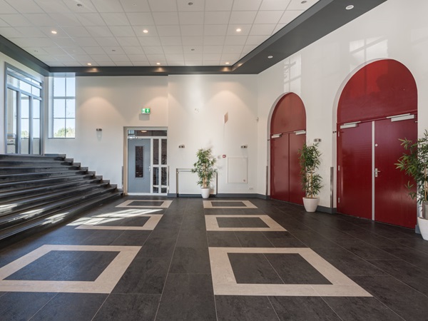 An alternative to slate flags: rubber floor-covering norament arago