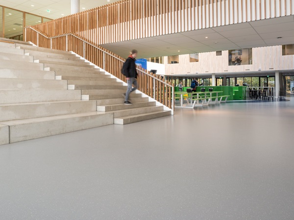 Reference project for nora floor coverings: Frits Philips Lyceum, Eindhoven