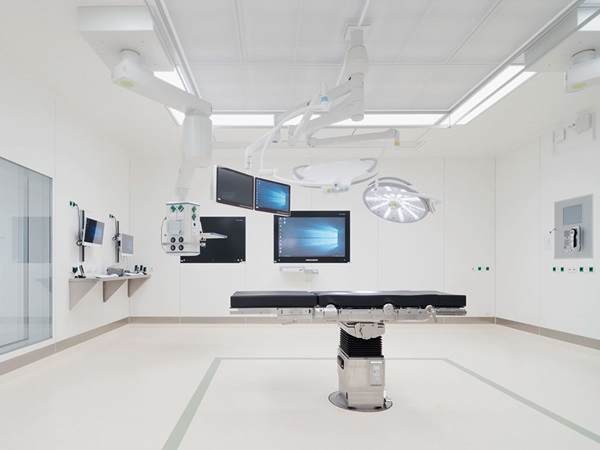 Gute Hygieneeigenschaften und hohe Widerstandskraft: OP-Boden noraplan signa ed