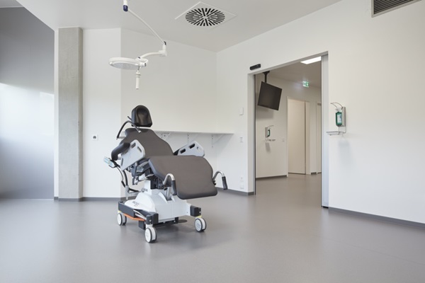 OP Gestaltung Augenarztpraxis mit Boden noraplan sentica ed