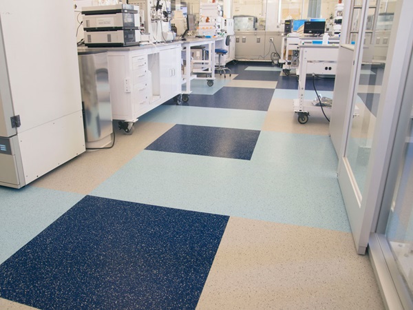 Boston_Northeastern-University-Laboratory