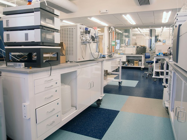 Boston_Northeastern-University-Laboratory