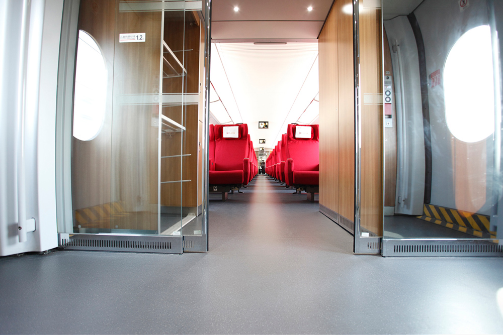 HALF TRACK × NORAs nonsleepcushion Transportation Solutions - Rail