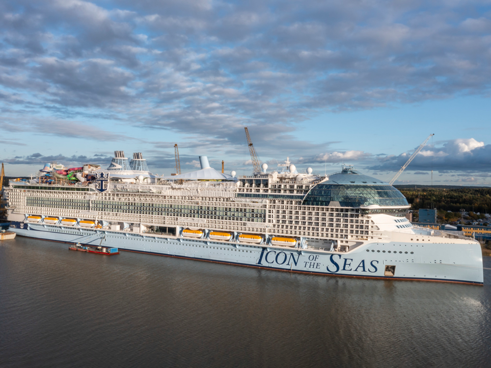 Cruise ship Icon of the Seas exterior view from the side